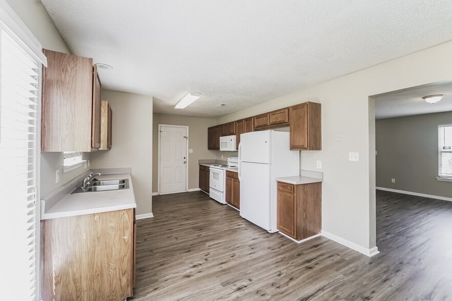 Building Photo - 6515 Sunman Rd