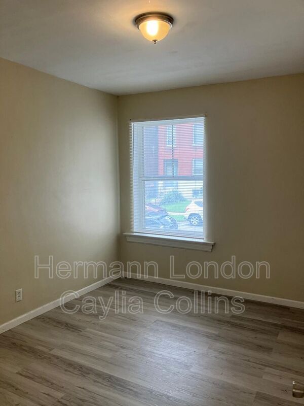 Building Photo - 4920 Wise Ave