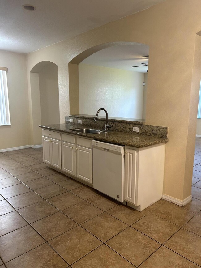 Building Photo - 9426 Windrift Cir