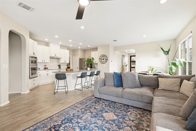 Building Photo - 1506 Dragonfly Loop