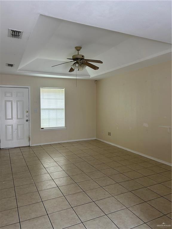 Building Photo - 14 Bracey