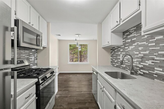 Building Photo - 104 Birchwood Rd