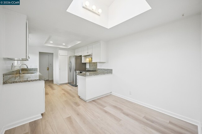 Building Photo - 2137 Presidio Ct