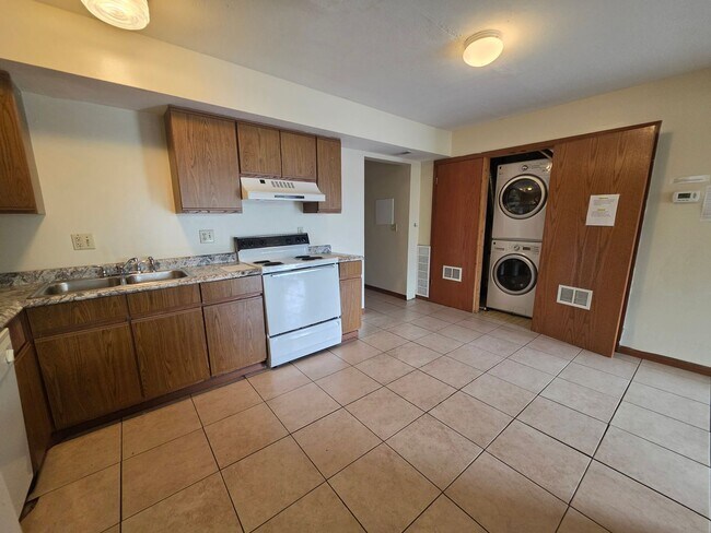 Building Photo - 1509 Whitehall Blvd