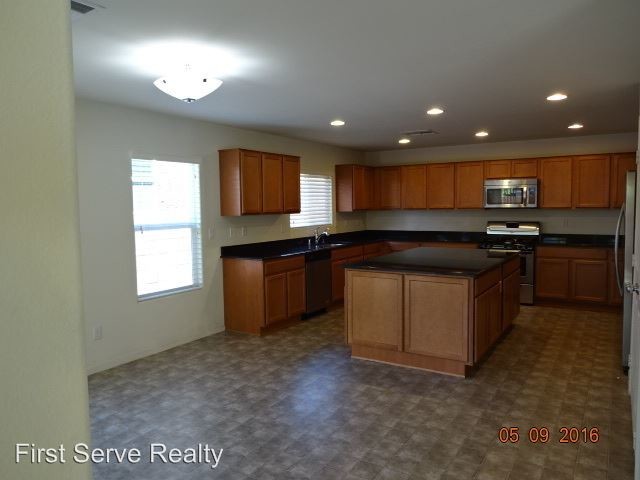 Building Photo - 3 br, 2.5 bath House - 10580 Norcross Ave.