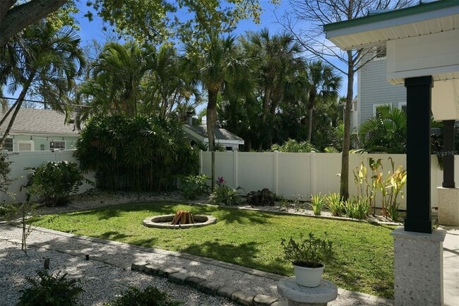 Building Photo - 759 Lantana Ave