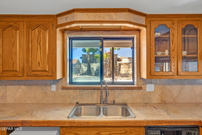 Building Photo - 2153 Trawood Dr