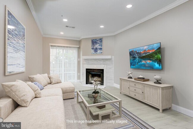 Building Photo - 273 S Pickett St