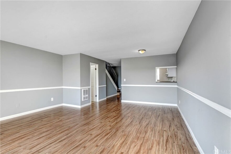 living room - 730 N Eucalyptus Ave