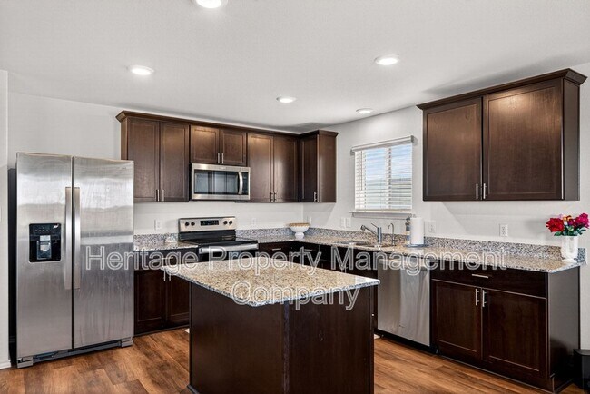 Building Photo - 4037 Bermuda Ln