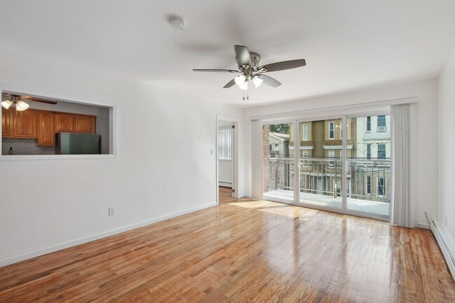 Primary Photo - 140 Hopkins Ave