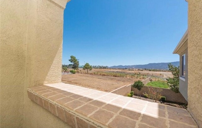 Building Photo - 1800 E Lakeshore Dr