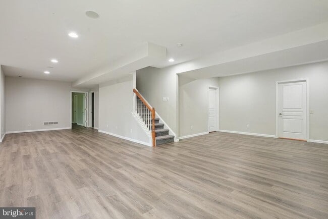 Building Photo - 51 Knickerbocker Ln