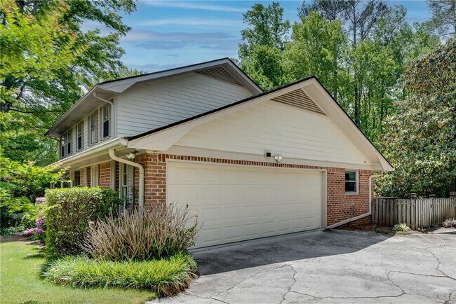 Building Photo - 5699 Bend Creek Rd