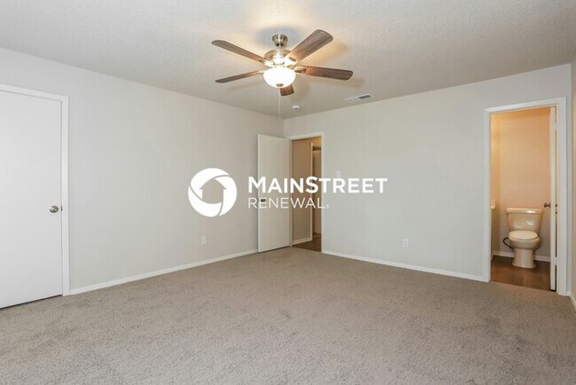 Building Photo - 3 Bedroom Pet-Friendly Home in Irving, TX with Main Street Renewal