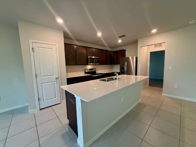 Building Photo - 30561 Gilbern Rd