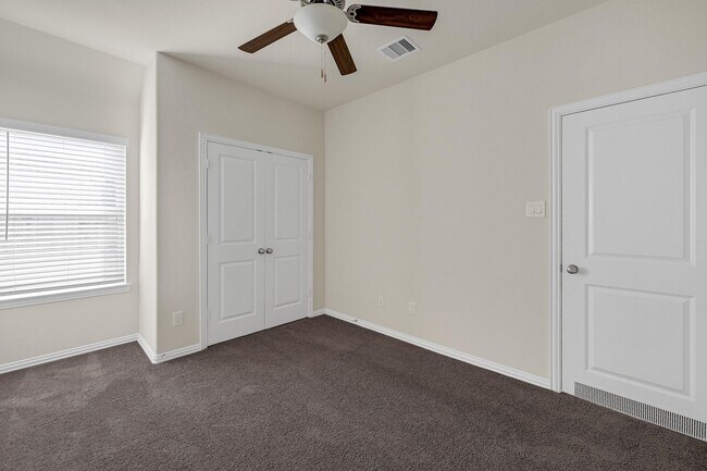 Building Photo - 2403 Dovetail Park Ln