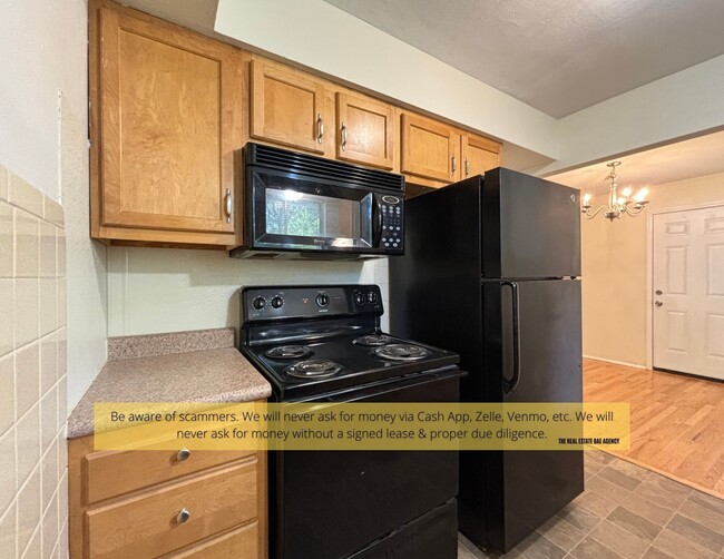 Kitchen - 522 Alcove Ave