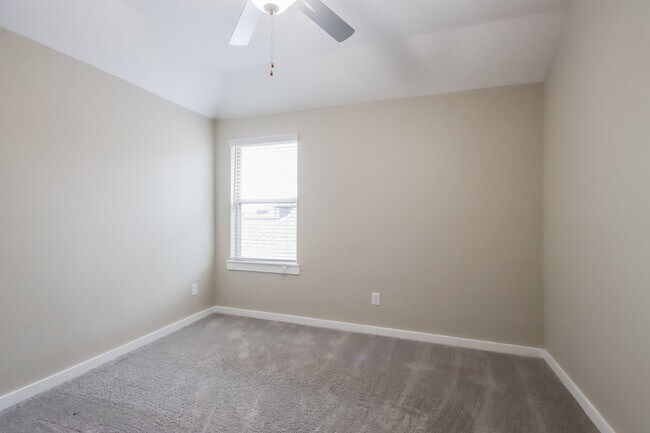 Building Photo - 15758 Cairnwell Bend Dr