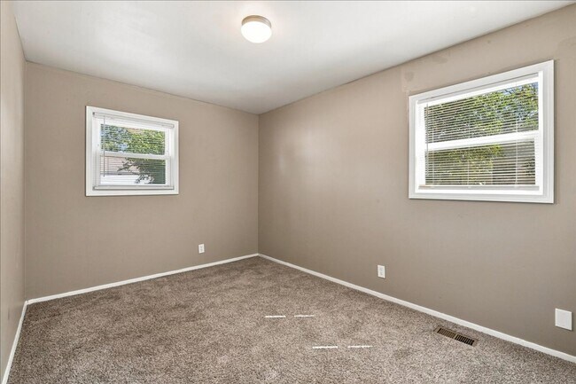 Building Photo - 3743 Breen Dr