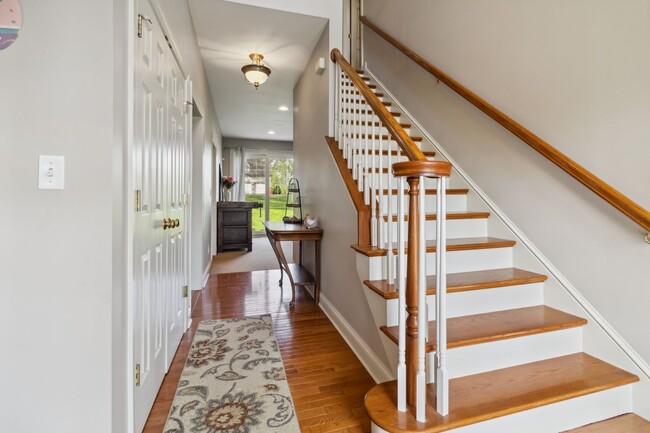 Building Photo - Effortless Charm in Over 3,000 Sq Ft of Li...