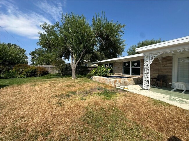 Building Photo - 301 Bermuda Pl