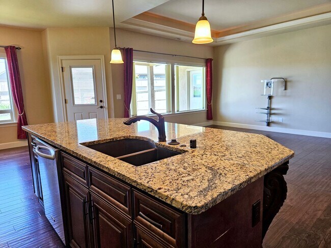 Building Photo - 2817 Tuscanna Dr
