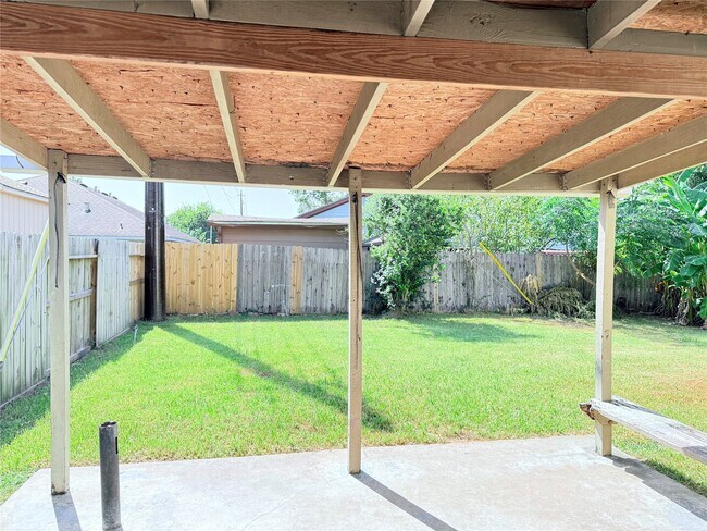 Building Photo - 10106 Pear Limb Dr