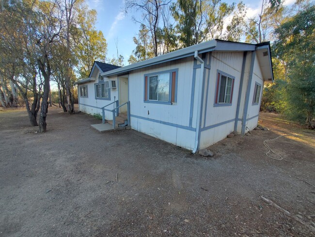 Building Photo - 3 Bedroom 2 Bath Manufactured Home in the ...