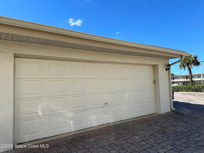 Building Photo - 850 N Atlantic Ave