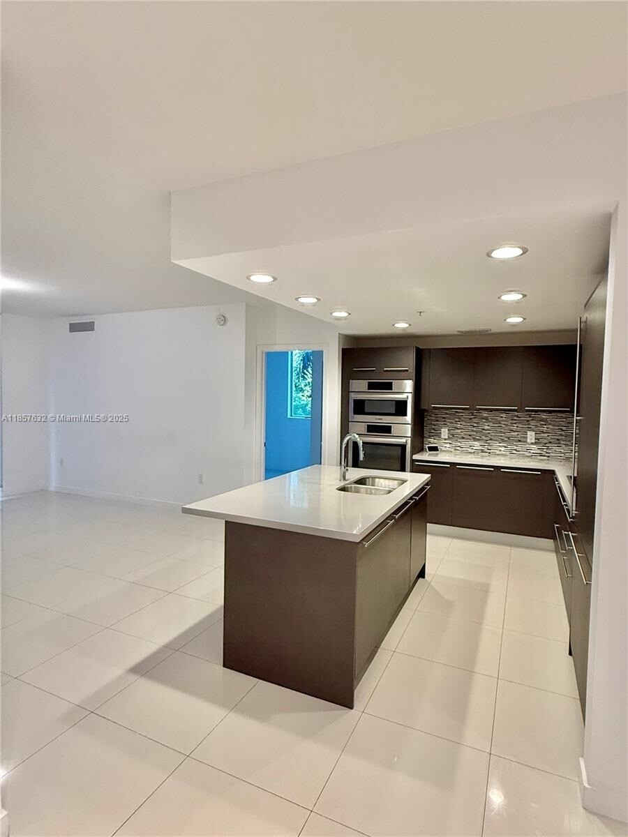 Building Photo - 7661 NW 107th Ave