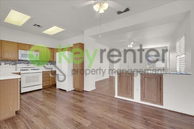 Building Photo - 2532 Woodacre Ln