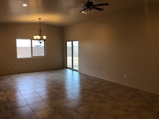 Building Photo - Beautiful Home in Foothills area!