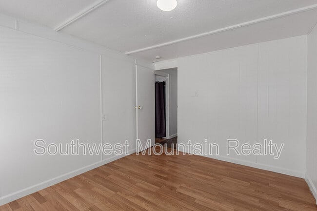 Building Photo - 29967 N Sandridge Dr