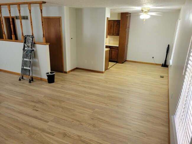 Building Photo - 424 Heritage Cir