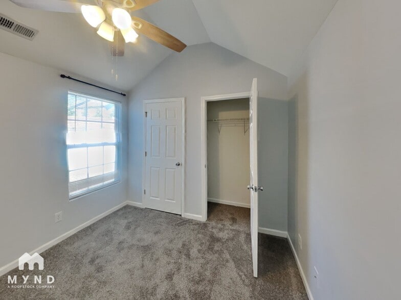 Building Photo - 3400 Fatima Ct