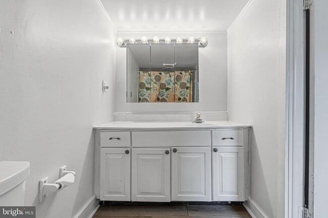 Building Photo - 1915 Rettman Ln