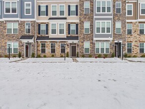 Building Photo - 640 Brookwood Glen Terrace