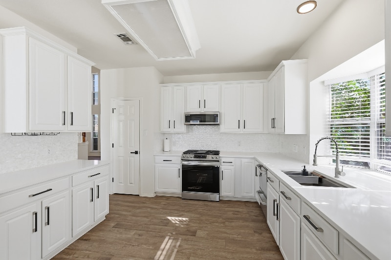 Building Photo - 4101 Watersedge Dr