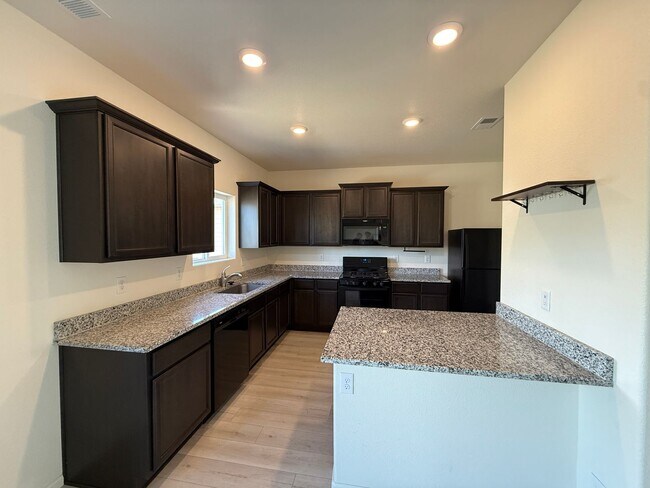 Building Photo - 3 Bed 3 Bath Home Minutes Away from Ft. Carson, Peterson SFB , & Schriever SFB!!