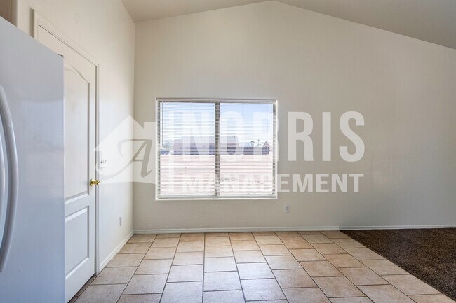 Building Photo - 10493 W Arivaca Dr