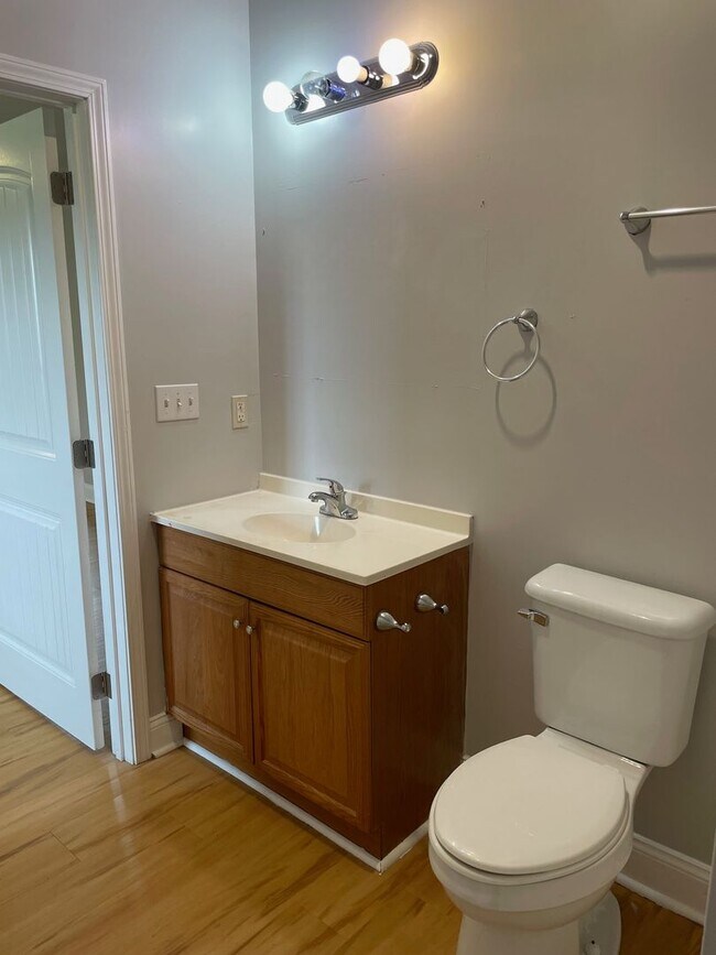Building Photo - 3 BED, 3 FULL BATH HOME LOCATED IN DENTON!