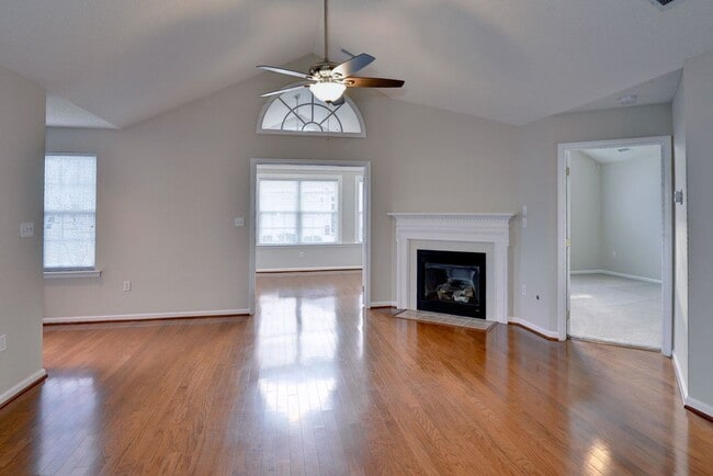 Building Photo - Easy Single Floor Living