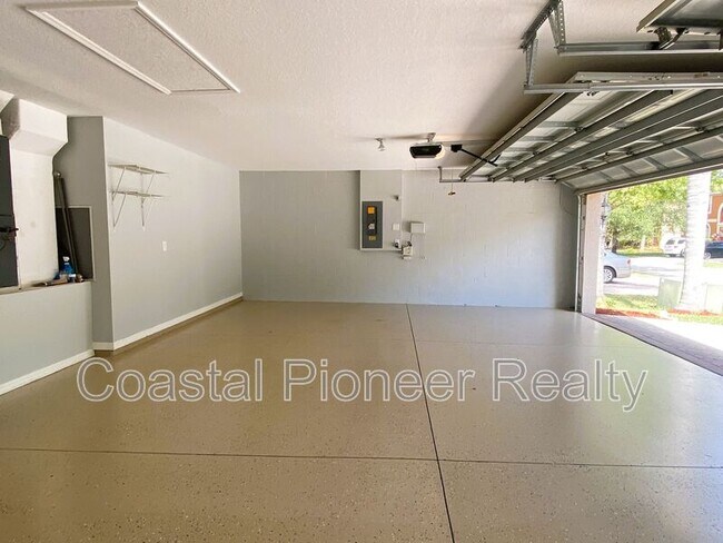 Building Photo - 29832 Cedar Waxwing Dr