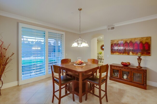 Building Photo - 452 Taylor Dr