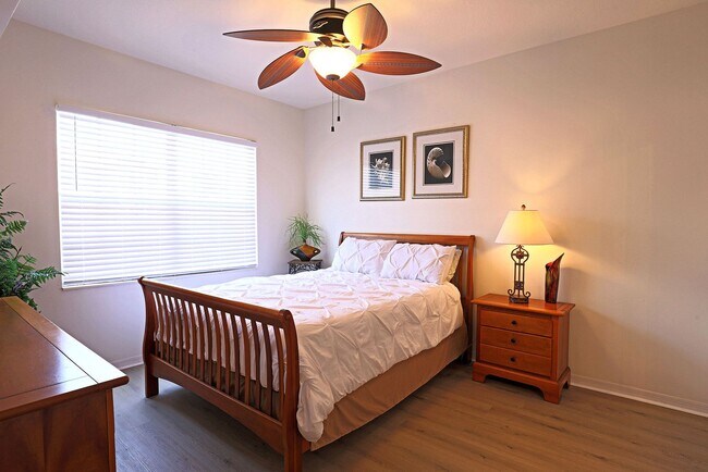 Building Photo - The Gardens at Beachwalk 15630-204