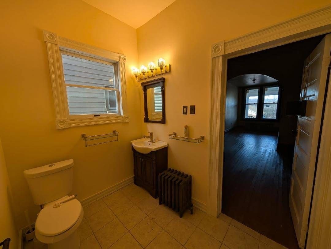 Building Photo - 409 N 5th St