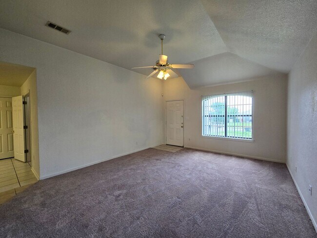 Building Photo - 3906 Hitchrock Dr