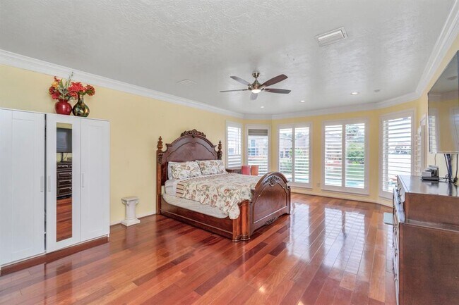 Building Photo - 12002 Newport Shore Dr