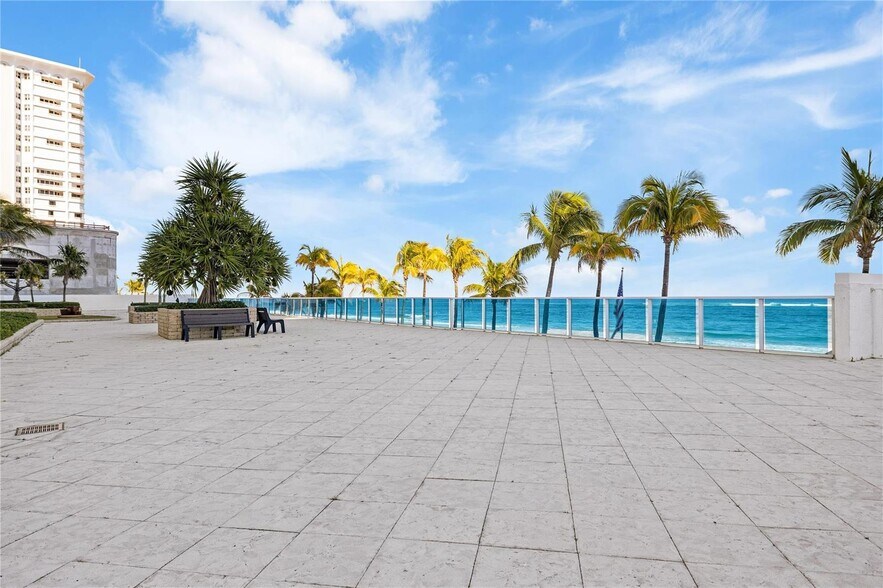Building Photo - 1360 S Ocean Blvd